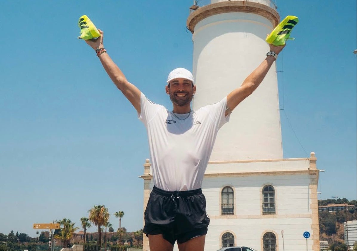 Correr 2.500 kilómetros por toda España en 50 días: la parada en Bilbao del reto solidario del influencer 'Pitufollow'