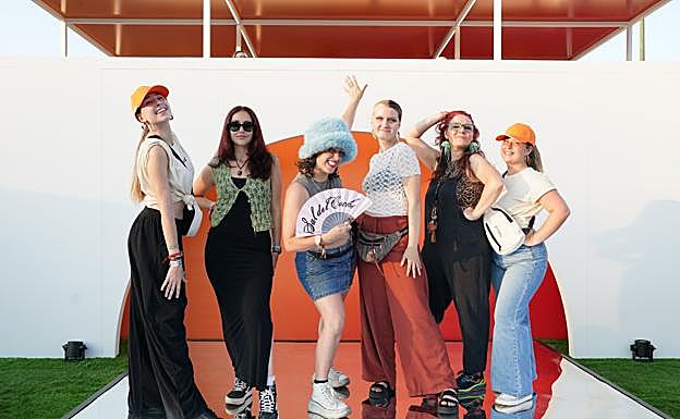 Un buen abanico no puede faltar.