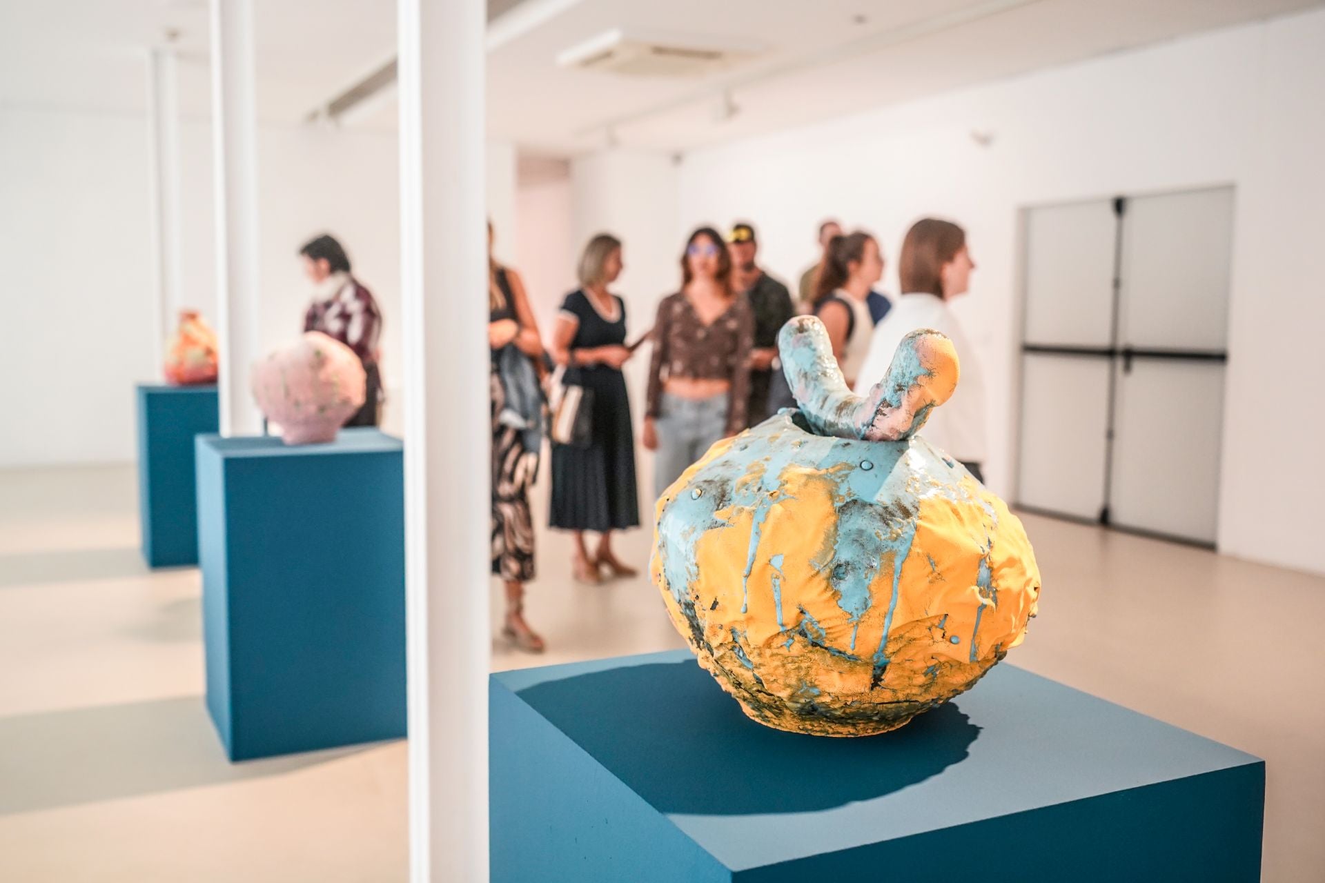 La artista vasca Mar de Dios expone &#039;Espejo de agua y flores&#039; en Vitoria