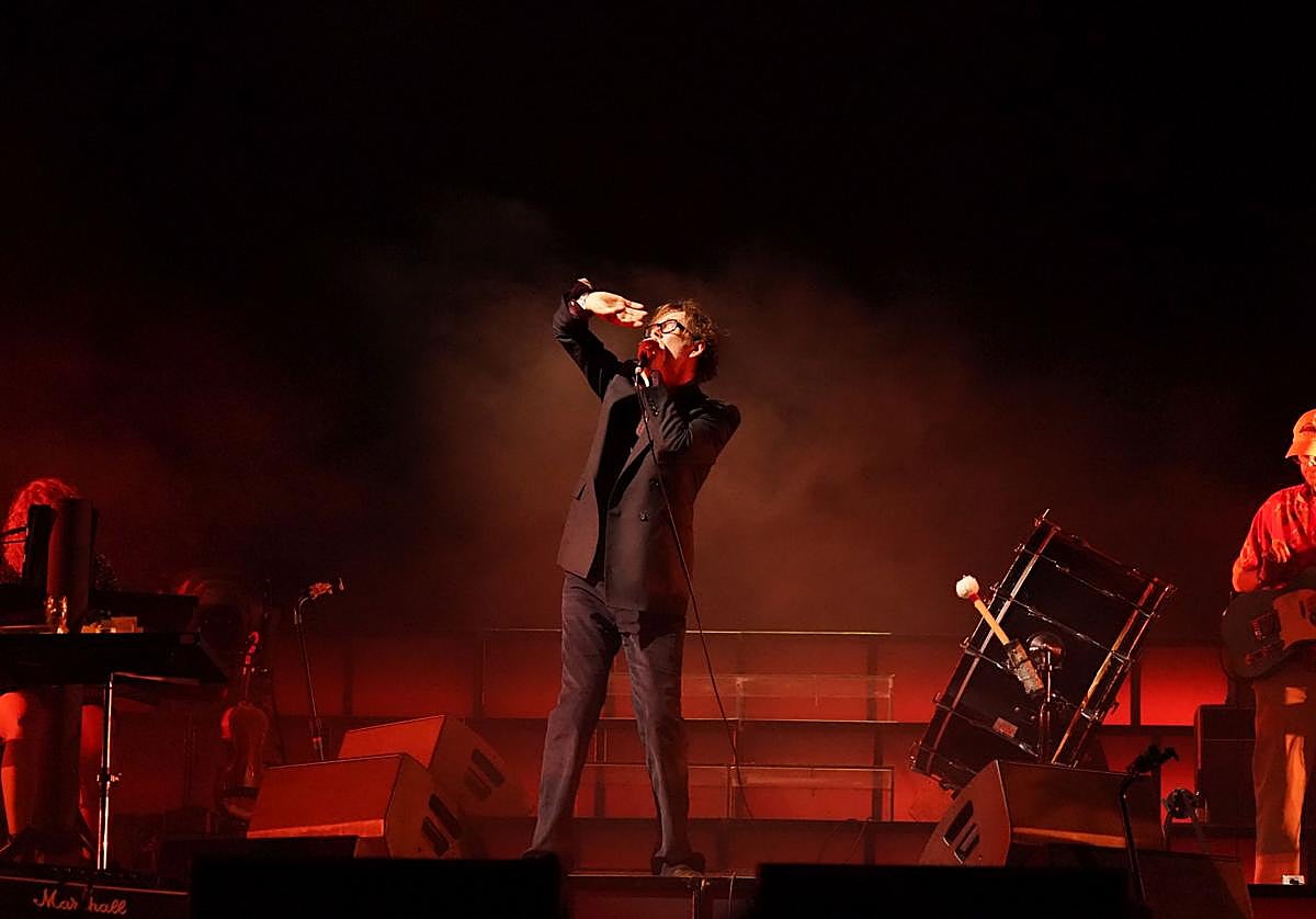 Jarvis Cocker en un momento de la actuación.