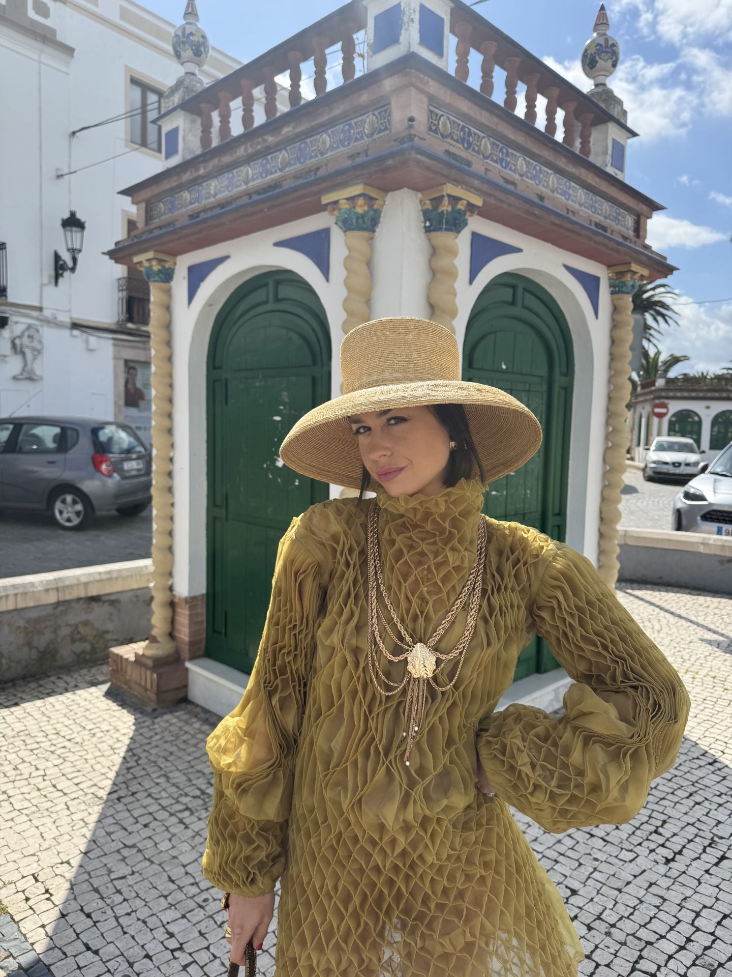 Paula, la invitada vizcaína que deslumbró en una boda en Madrid embarazada y con transparencias