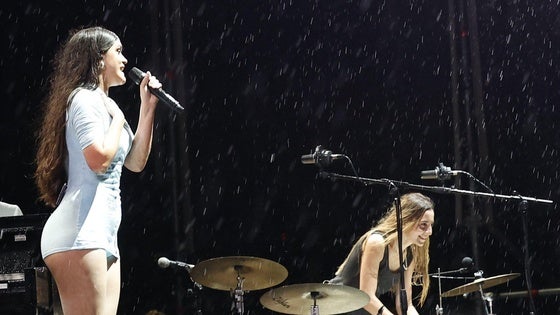 La tormenta trunca el concierto de Amaia en un BBK Live que logra sobreponerse al chaparrón