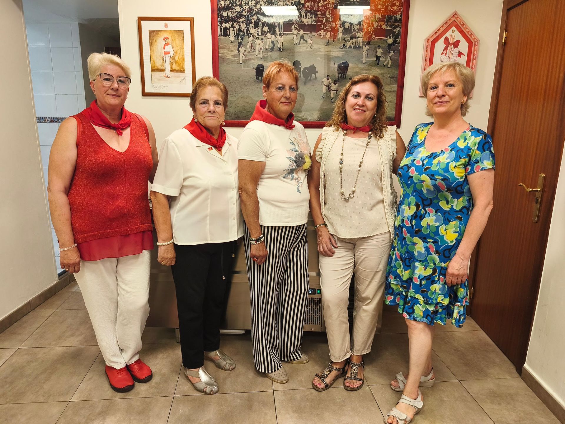 Ima Artime, Josefa Flores, Juani Villarraso, Dori Ortega y Mari Cruz Polo.