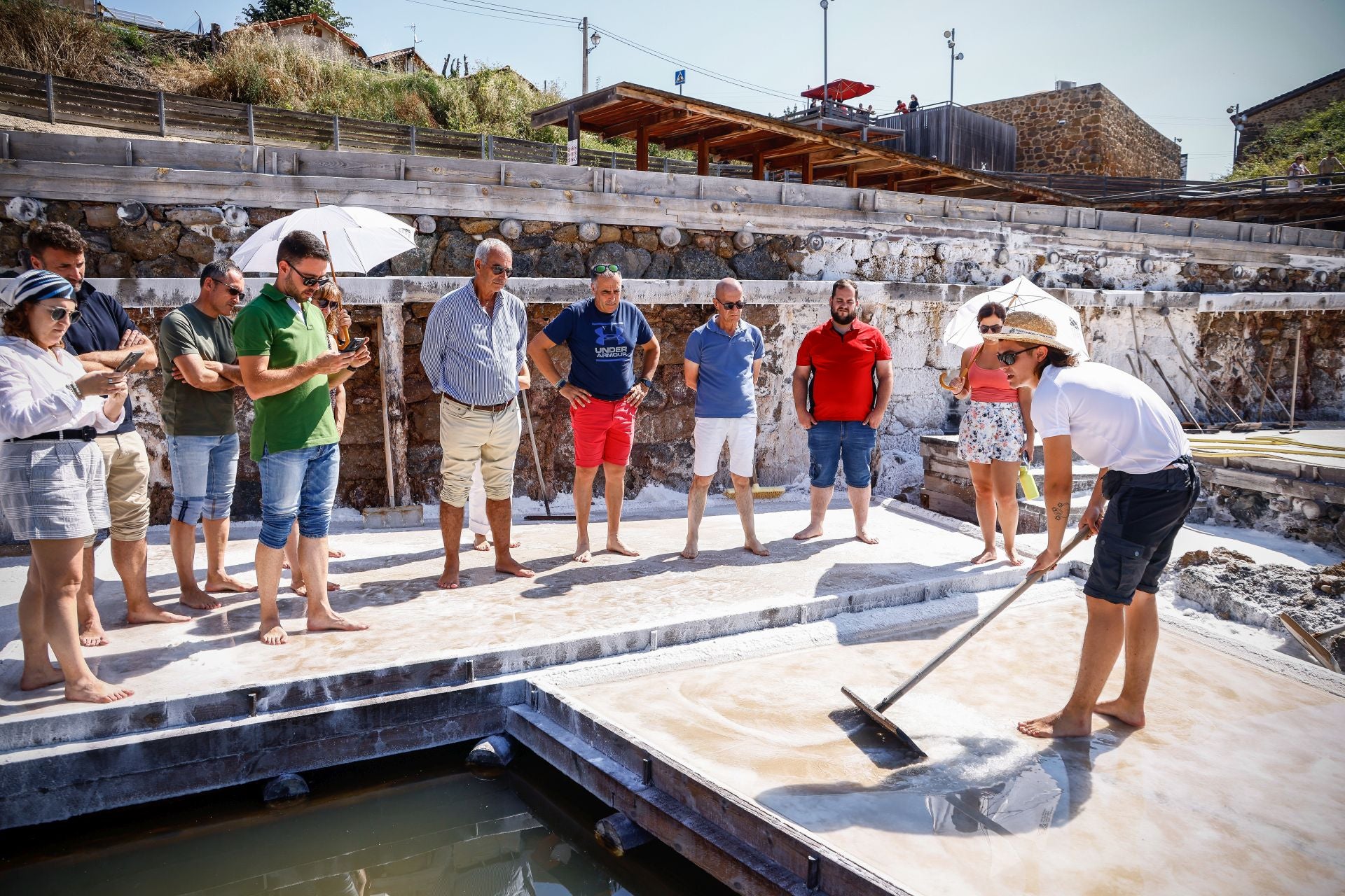 Los expertos de España, Portugal y Francia durante el taller salinero.
