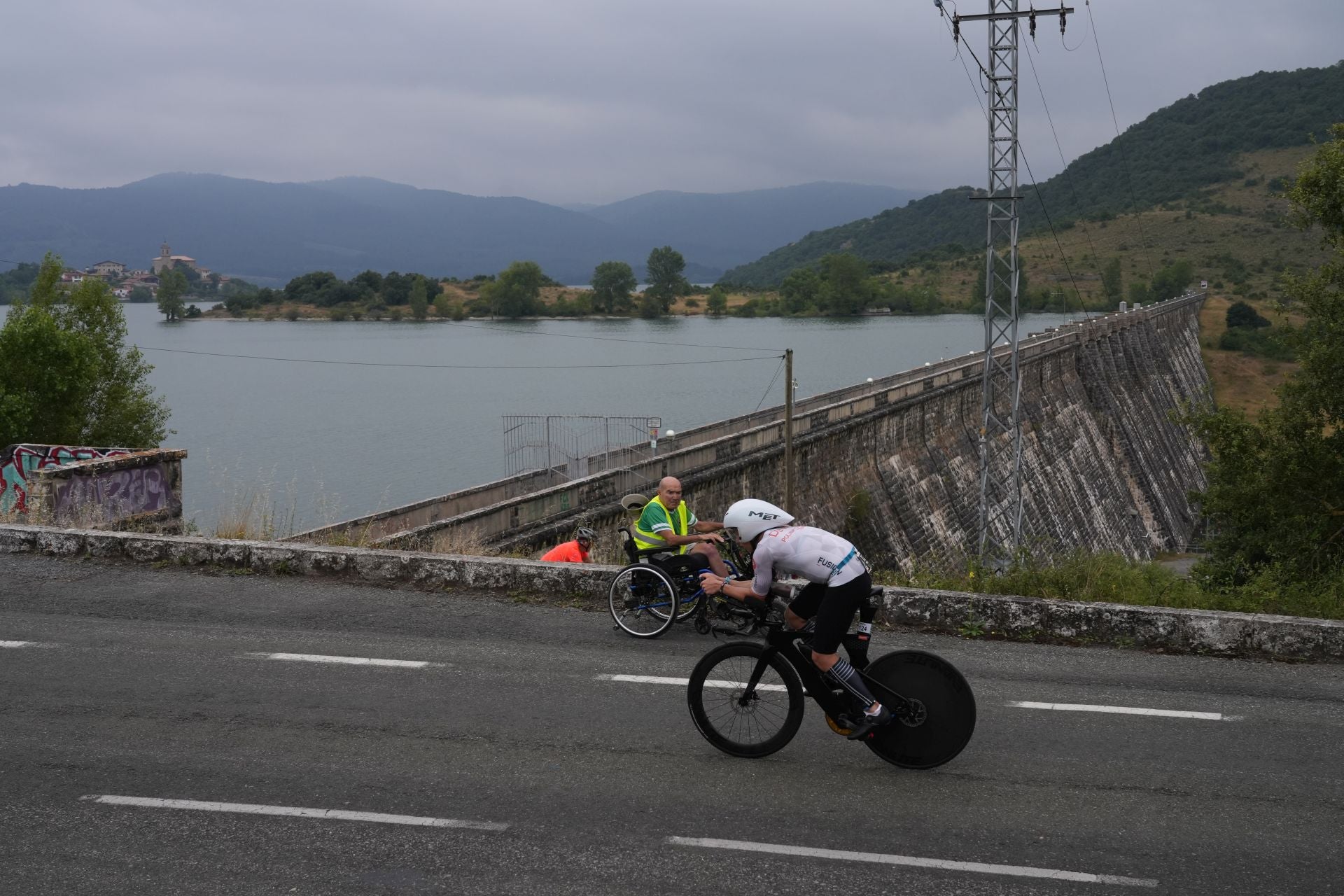 Las imágenes del Ironman de Vitoria 2025