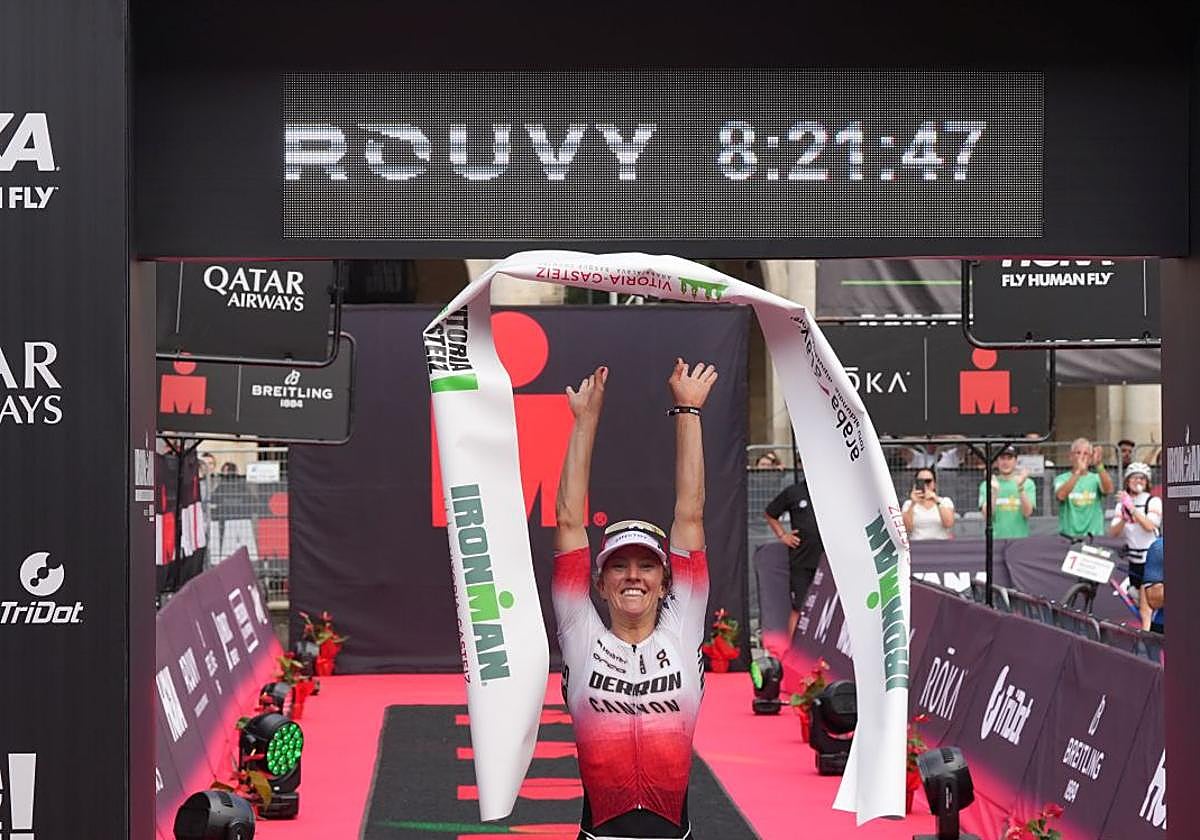 La bala de Julie Derron destroza el récord del Ironman de Vitoria