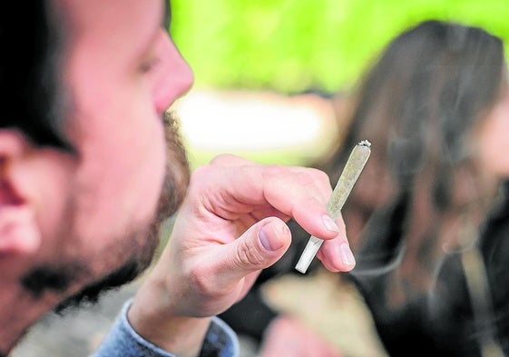 El cannabis, la cocaína y las anfetaminas son los tres principales estupefacientes relacionados con la muerte súbita.