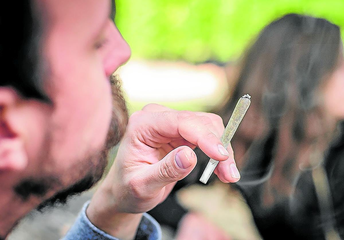 El cannabis, la cocaína y las anfetaminas son los tres principales estupefacientes relacionados con la muerte súbita.