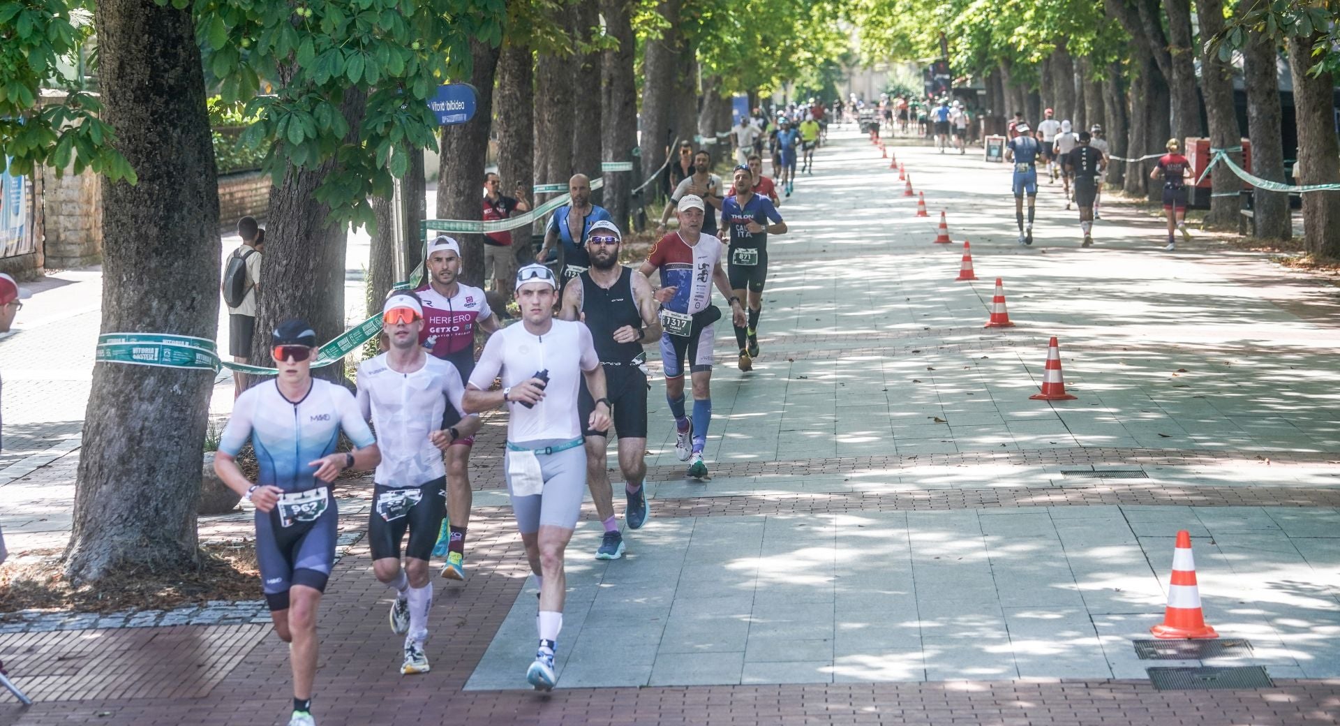 Las imágenes del Ironman de Vitoria 2025