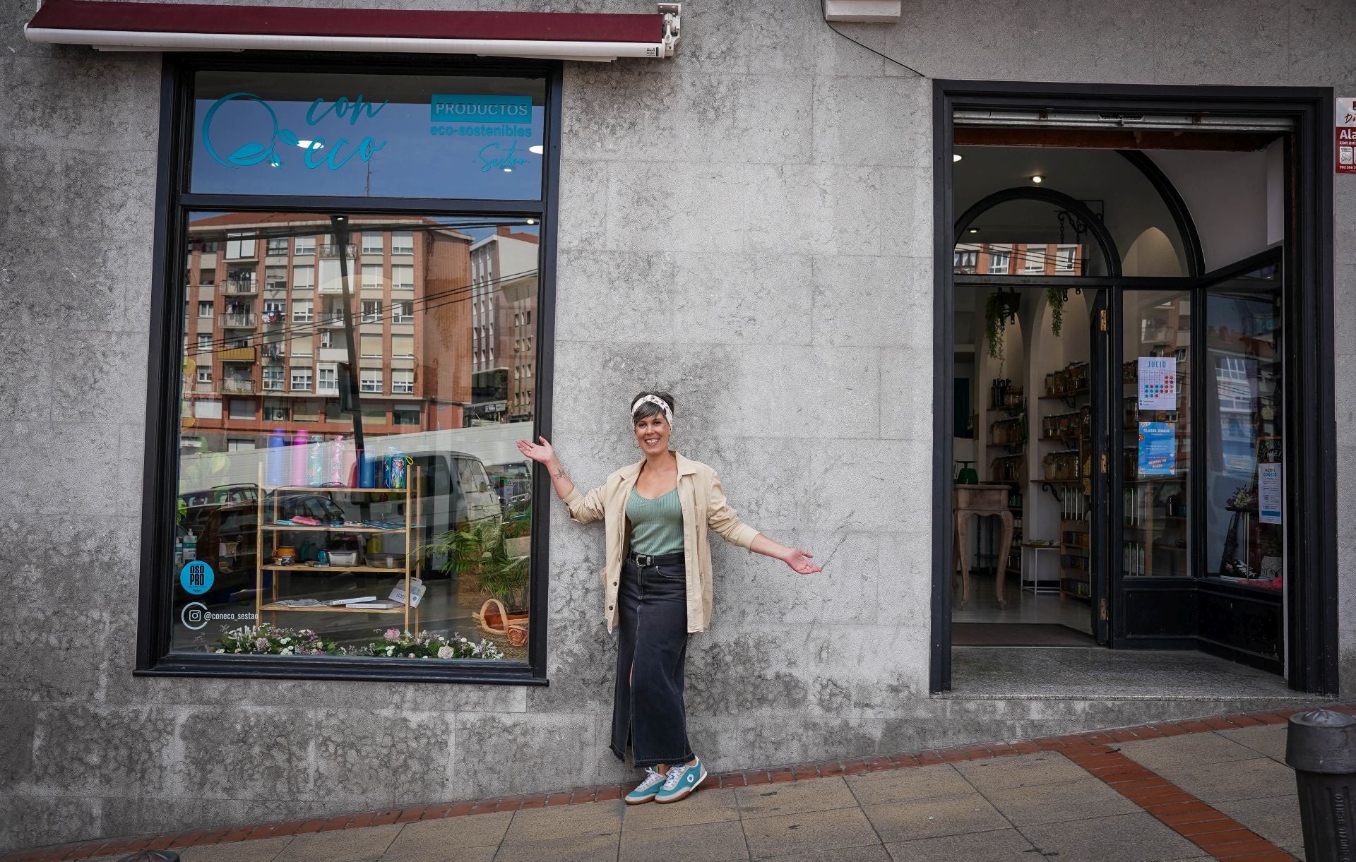 La tienda diferente de Sestao donde compras a granel, aprendes a pintar y Amaia te restaura un mueble