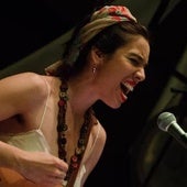 Muere Luvi Torres, la cantante argentina que rechazó tratarse el cáncer para seguir su método de autosanación