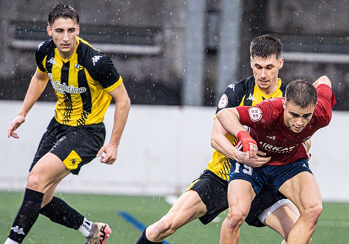 Gonzalo Alfaro e Ibai Quintana son dos de los seis jugadores que continúan en el Portugalete.