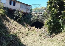 Imagen de un túnel por el que discurría el tren, que será acondicionado.