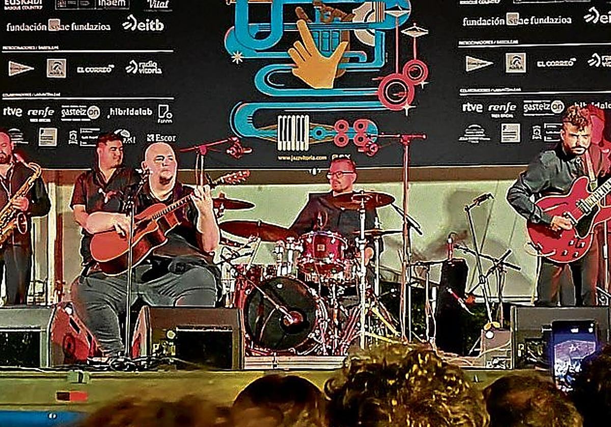 Herrero, tercero por la izquierda, el sábado.