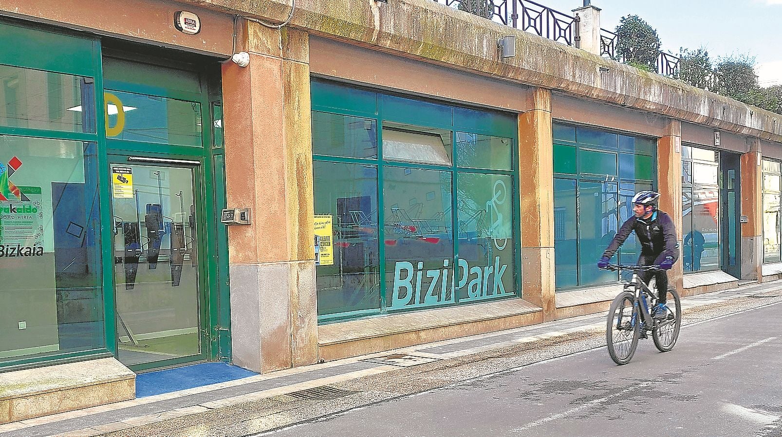 Este espacio impulsado por la Diputación está junto al bidegorri.