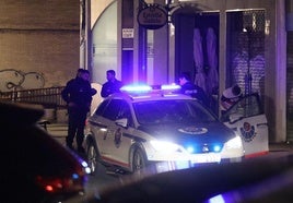 Ertzainas durante una actuación en Vitoria anterior a los hechos de esta noticia.