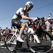 El susto de Pogacar hace temblar al Tour en una etapa que Abrahamsen se impuso al sprint