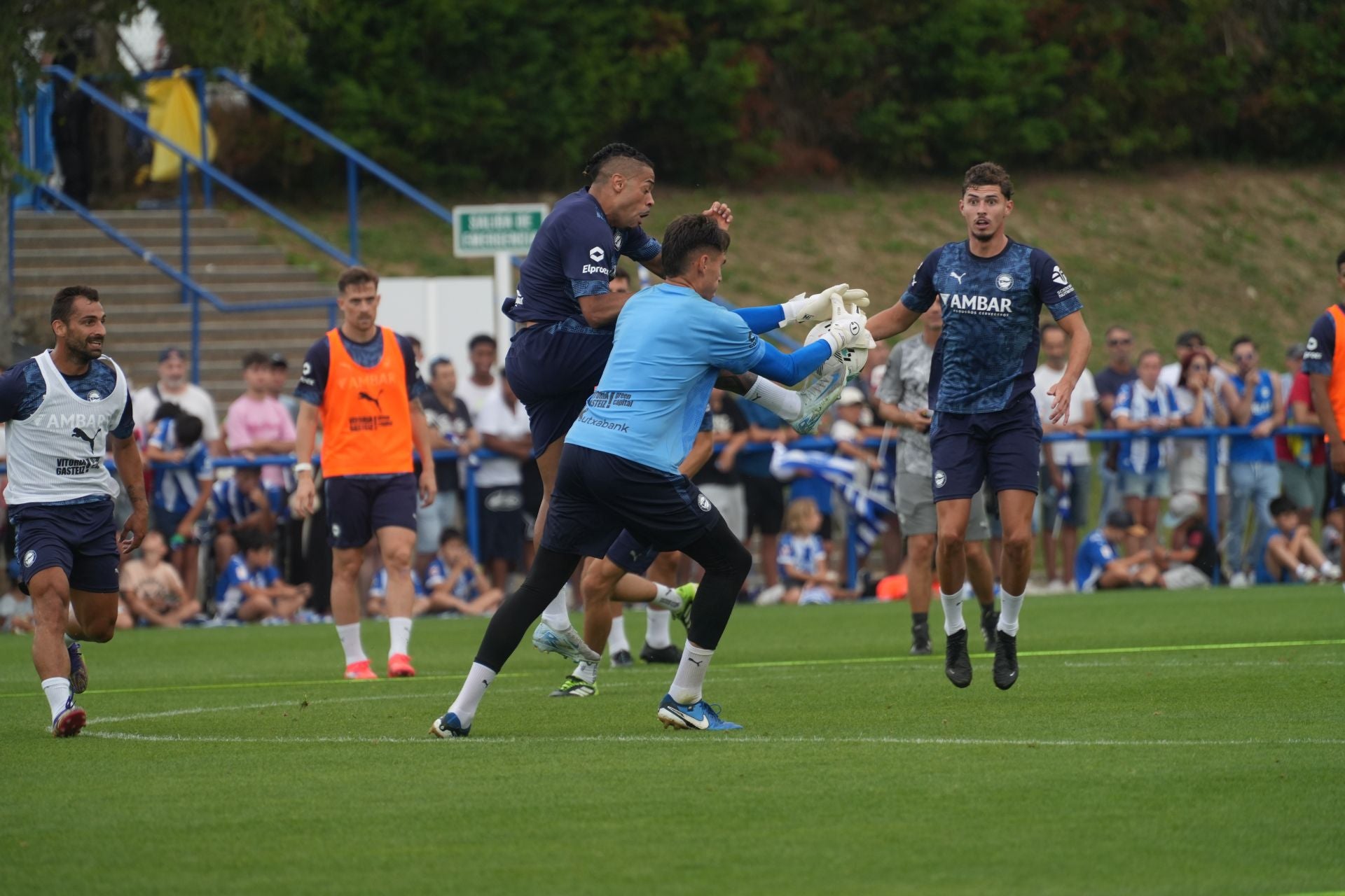 Las mejores imágenes del entrenamiento abierto del Alavés