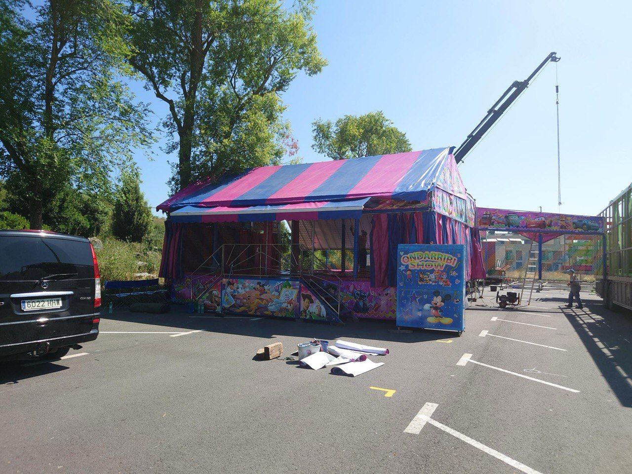 Montaje de las camas elásticas en Mendizabala