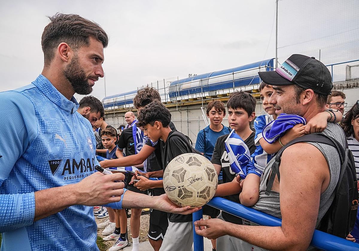 Las mejores imágenes del entrenamiento abierto del Alavés