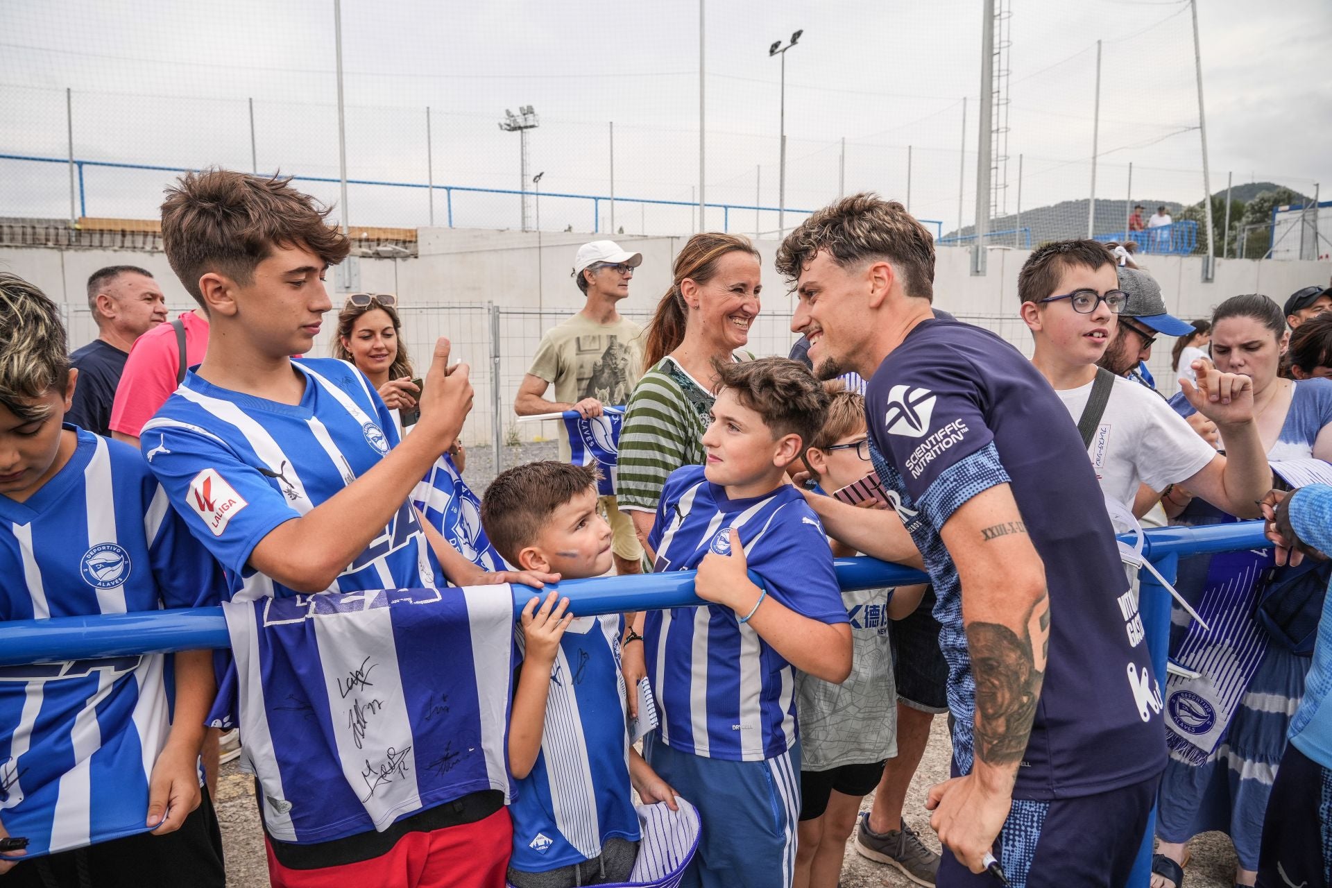 Las mejores imágenes del entrenamiento abierto del Alavés