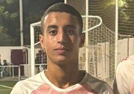 Muere Jawad El Allam, joven futbolista del Lorca Deportiva, tras saltar al agua desde las rocas en una playa de Almería
