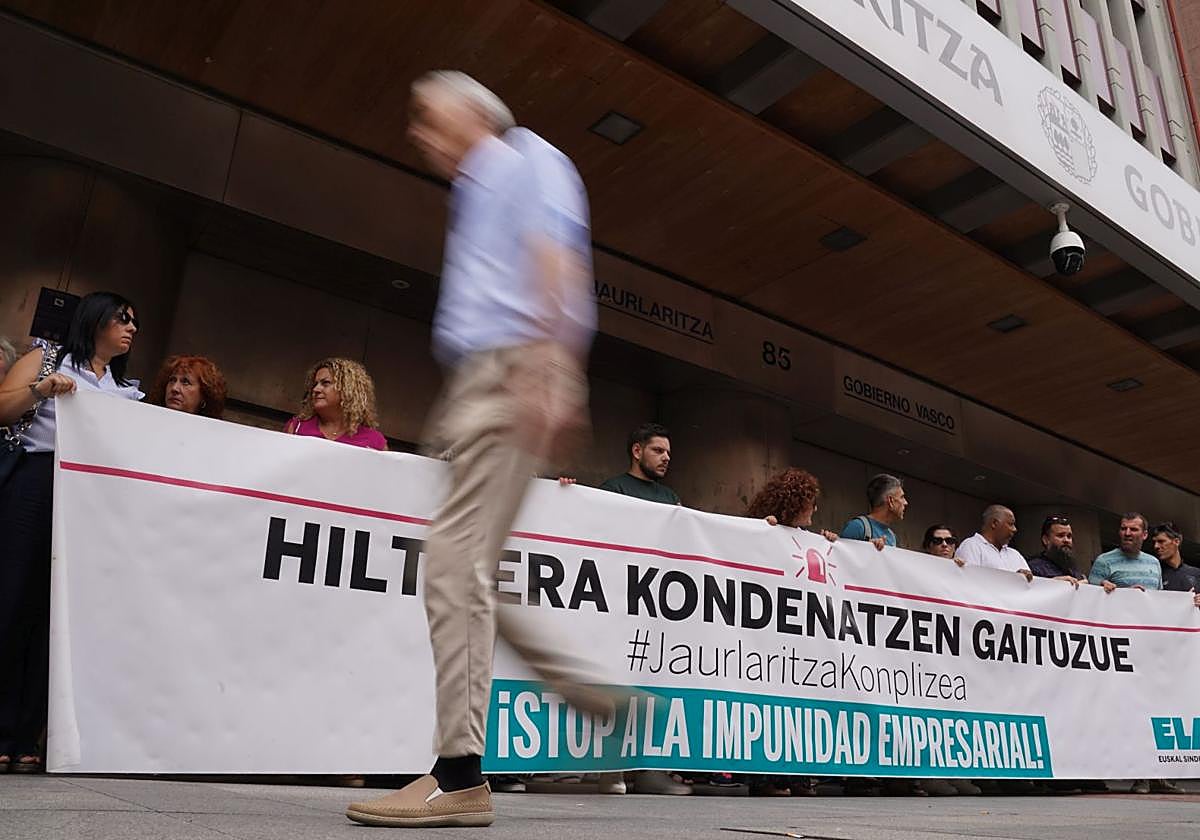 Una concentración de ELA por un muerto en accidente laboral.