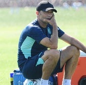 Valverde admite que el equipo está «justo» en defensa y recuerda que todavía queda mercado