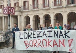 Concentración hoy de los jardineros en huelga delante del Ayuntamiento