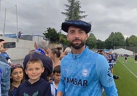 La afición del Alavés 'corona' a Sivera