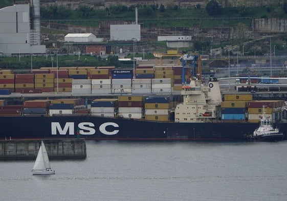 Tráfico de contenedores en el Puerto de Bilbao