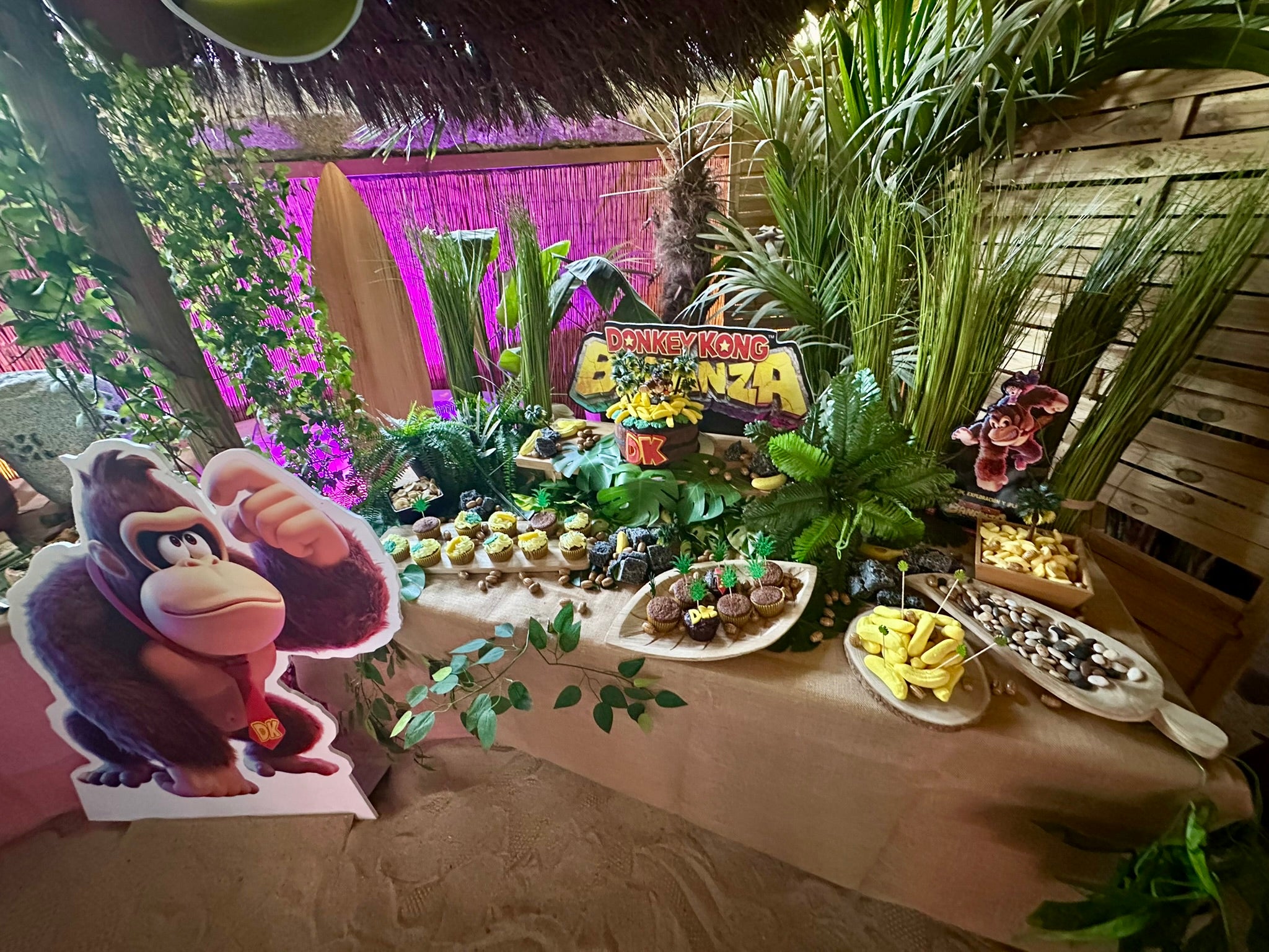Imagen principal - Imágenes de la presentación española de 'Donkey Kong Bananza'