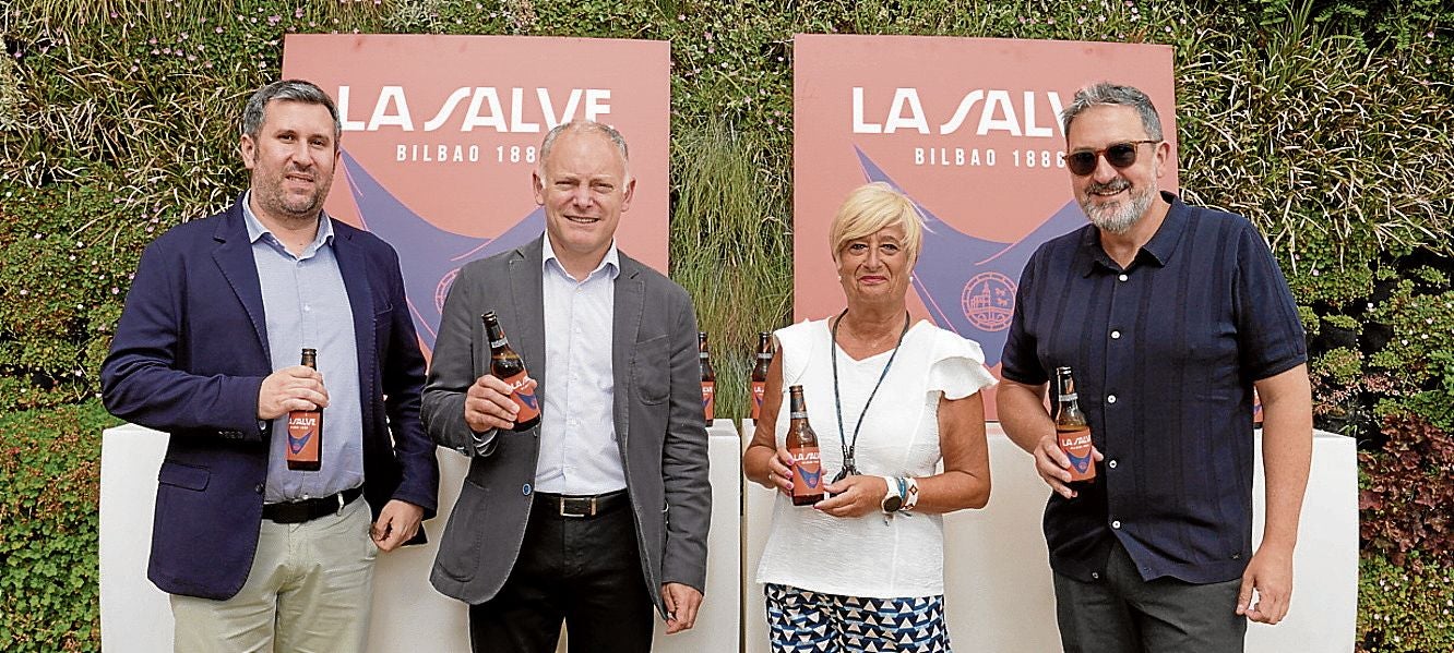 Eriz Sainz, Eduardo Sainz Lekue, Itziar Urtasun y Jon Ruiz Ibinarriaga. 