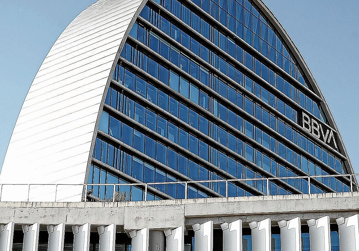 'La Vela', como es conocida la sede operativa del BBVA en el madrileño barrio de Las Tablas