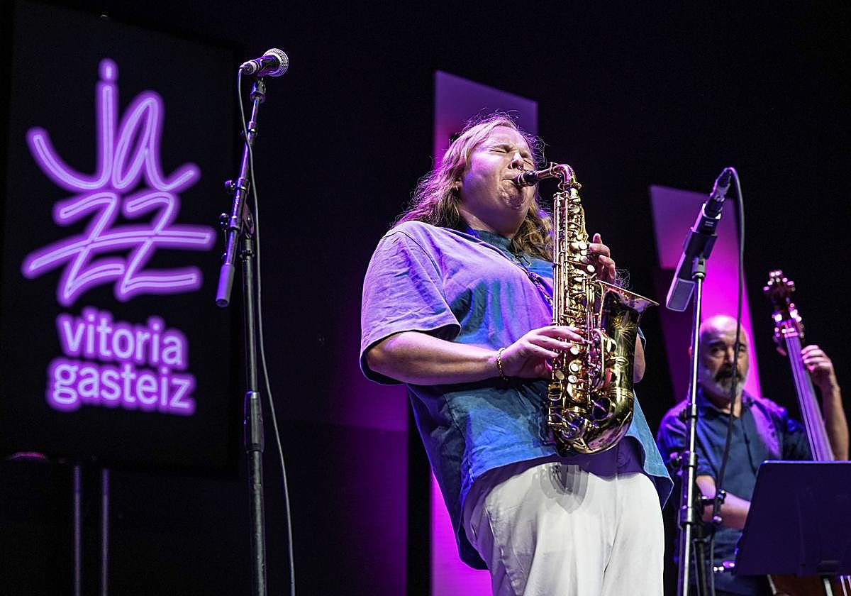 El cuarteto inesperado de Sarah Hanahan, durante su interpretación en el Europa.