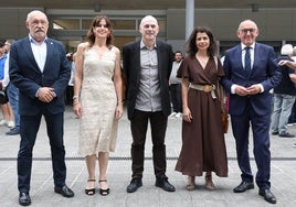 Jon Armentia, Maider Etxebarria, Antonio Rivera, Ixone Fernández de Labastida y Ramiro González.