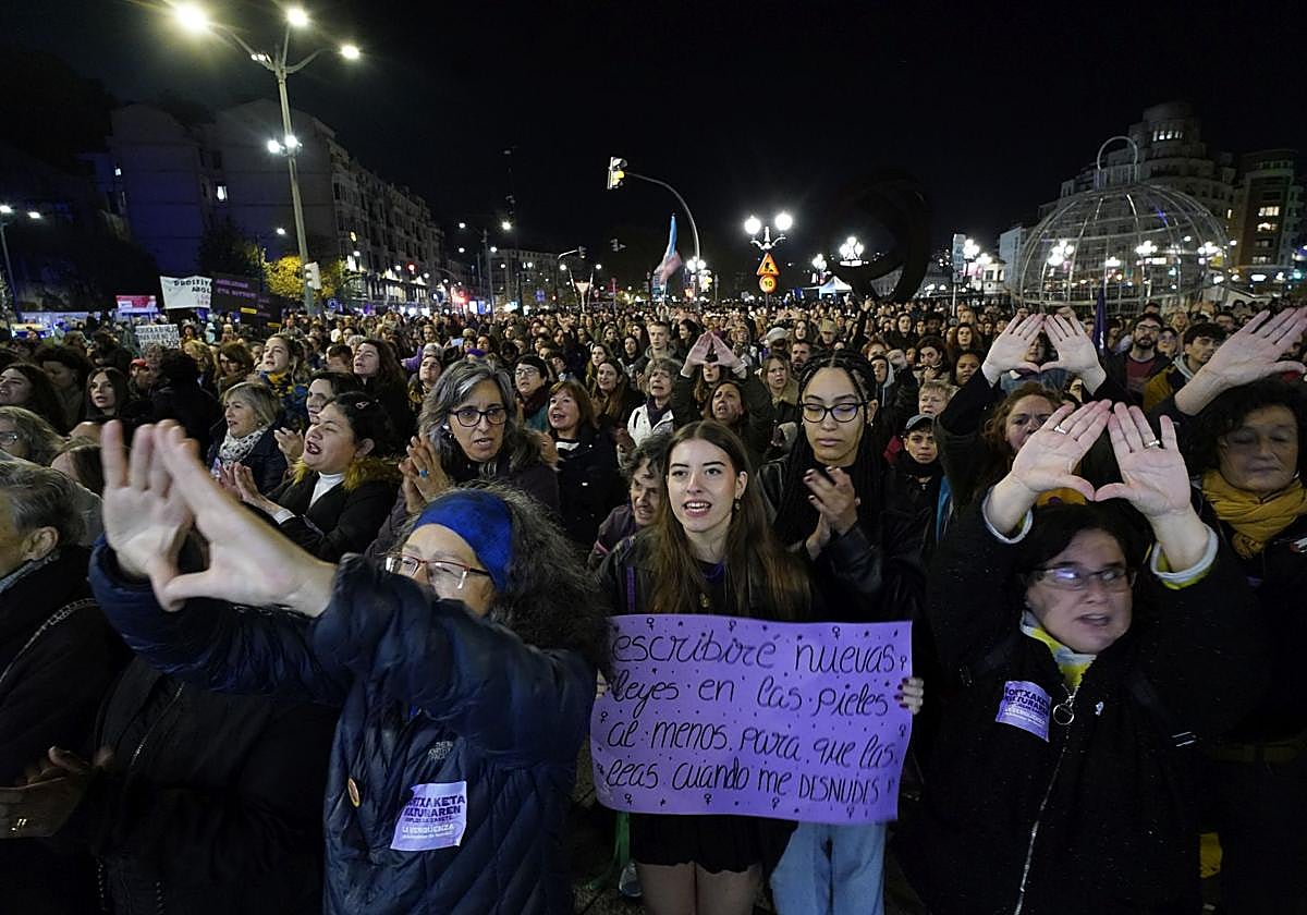 Imagen de la manifestación que recorrió las calles de Bilbao el 25-N.