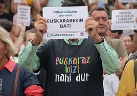 Concentración celebrada ayer a favor del euskera.