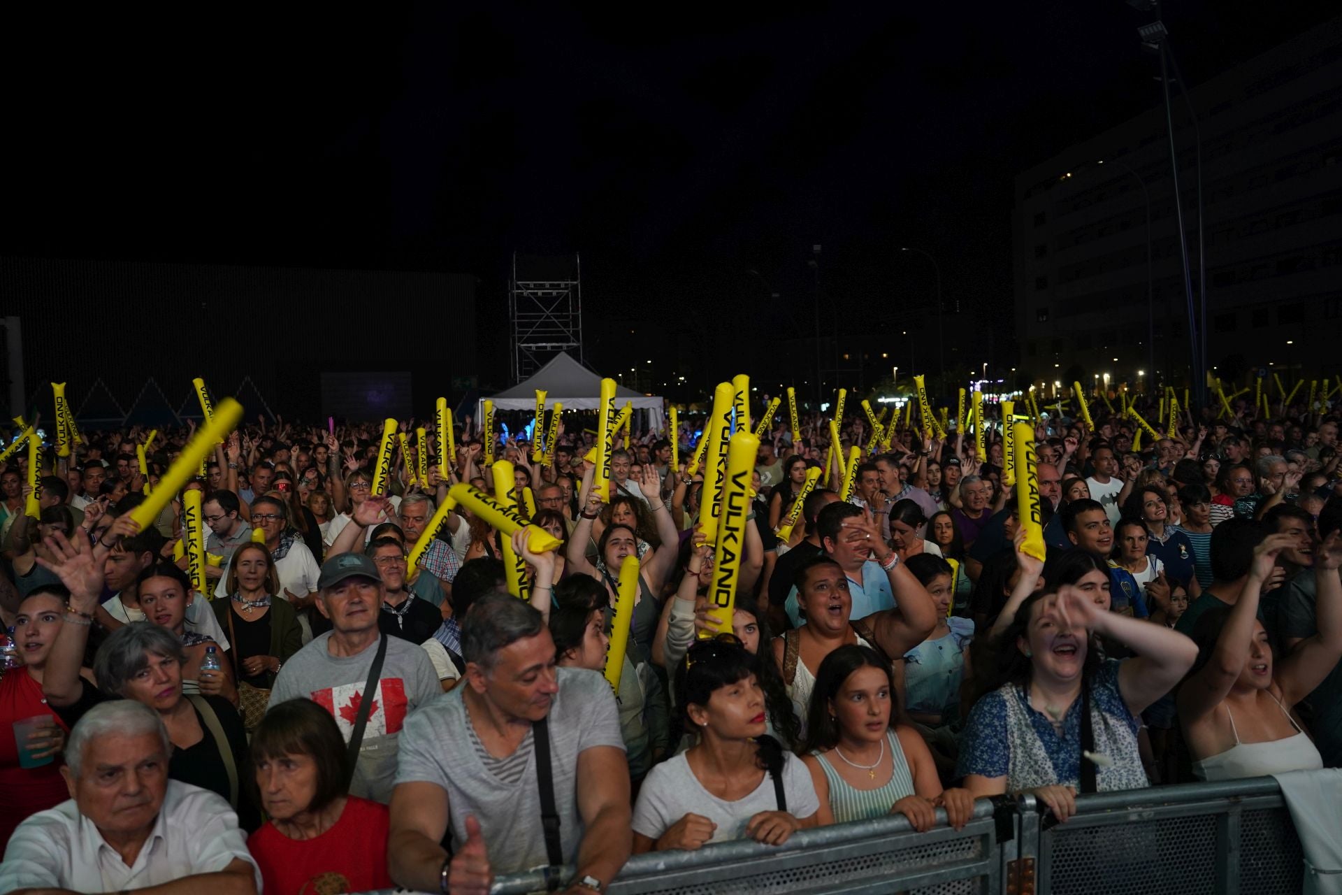 Las mejores imágenes del show de la orquesta Vulkano en Santurtzi