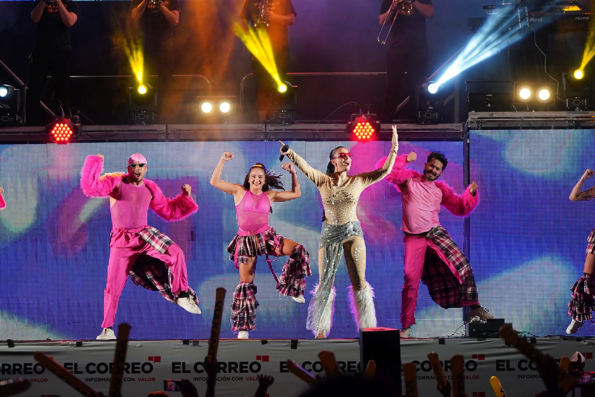 Las mejores imágenes del show de la orquesta Vulkano en Santurtzi