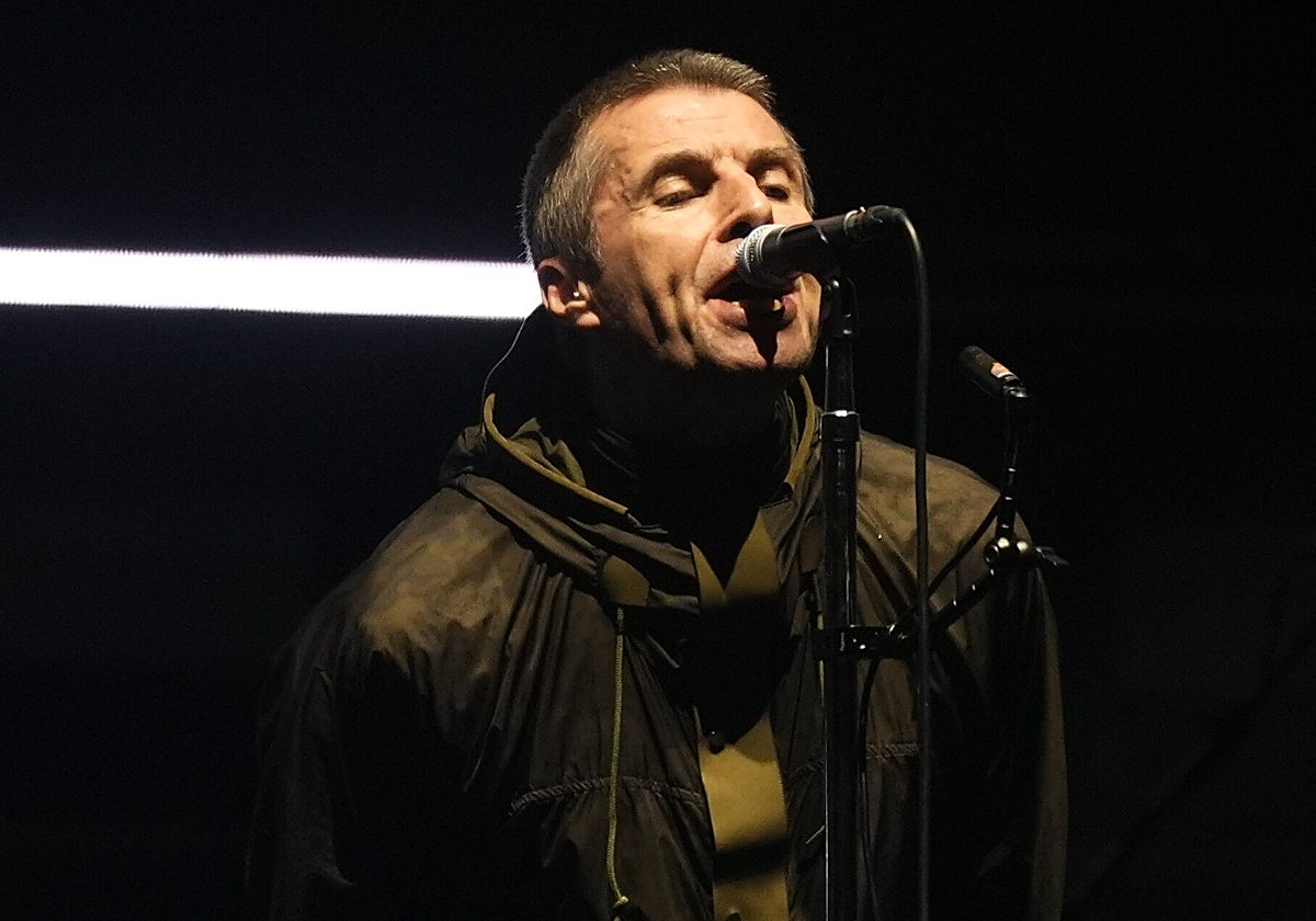 El dardo de Liam Gallagher a Coldplay en pleno concierto: «No tenemos 'kiss cam', nos da igual con quién tengáis sexo»
