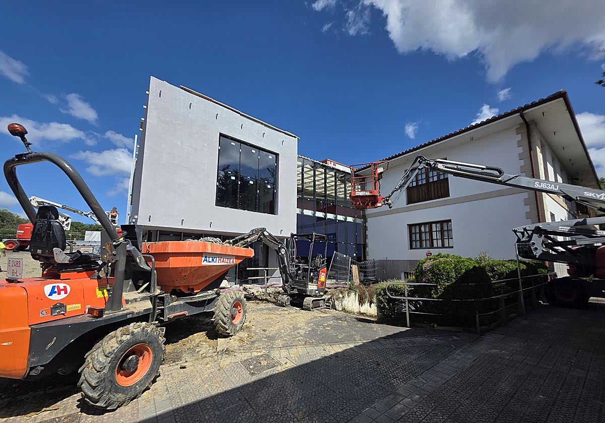 Las obras suman una inversión cercana al millón de euros.