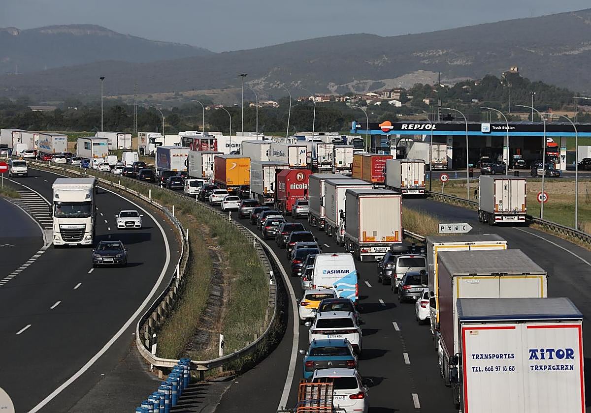 Finalizadas las retenciones en la A-1 tras casi 3 horas de colas entre Abetxuko y Lopidana