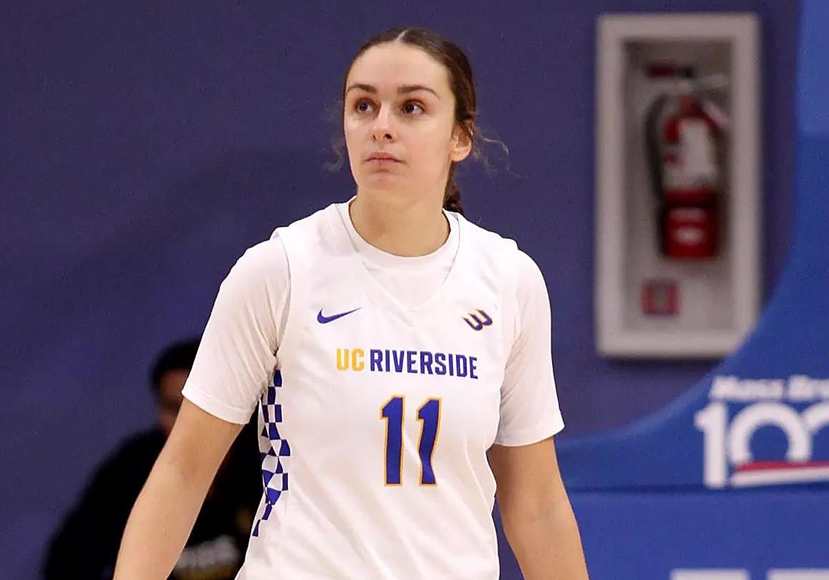 Esther Matarranz, en su estapa en la Universidad de Riverside.