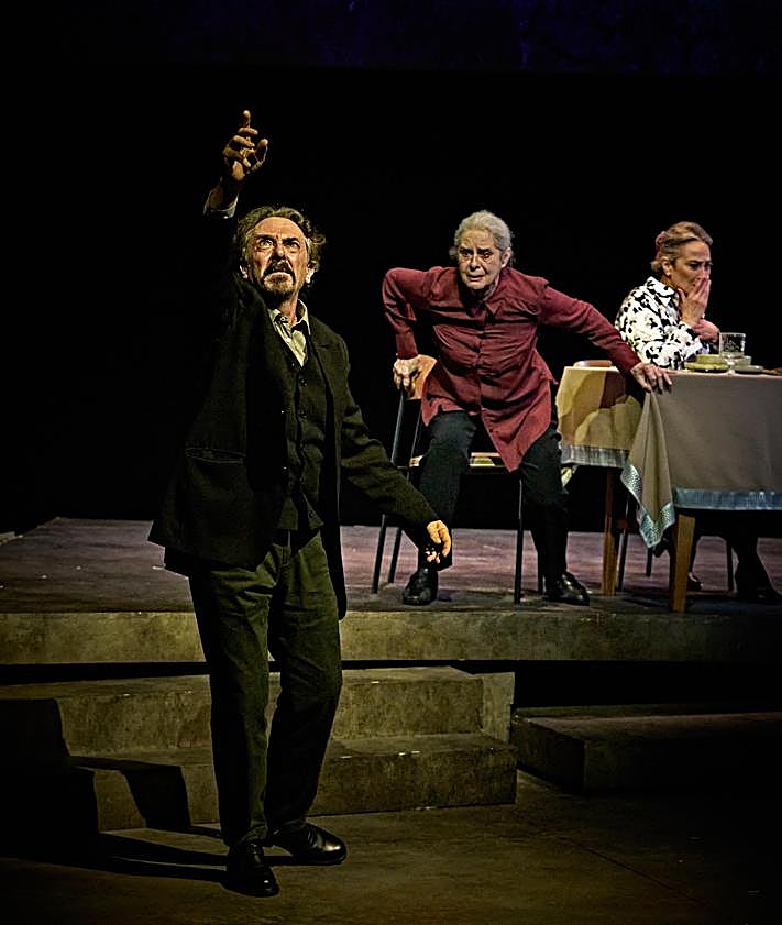 Imagen secundaria 2 - 'Vulcano', del Centro Dramático Nacional, cuenta con Eneko Sagardoy entre los protagonistas. El teatro de máscaras de la compañía alemana Familie Flöz; y 'Todos pájaros', con Pere Ponce y Vicky Peña.