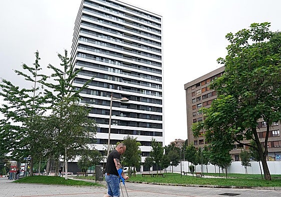 El Ayuntamiento cederá a la Universidad los tres primeros pisos y el bajo de la torre levantada en la parcela de Panera.