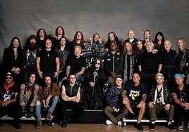 Foto de familia del concierto de despedida del 5 de julio.