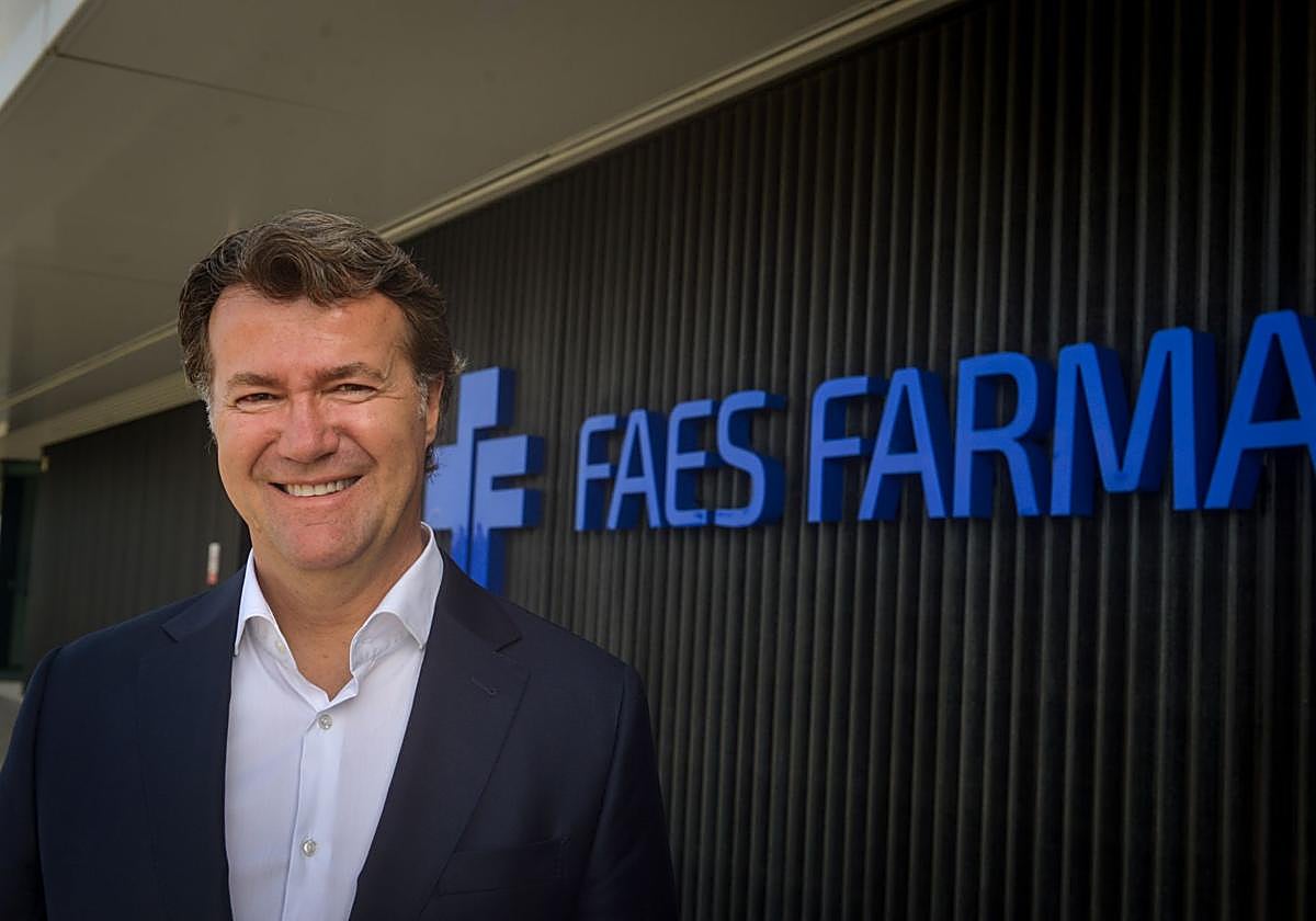 Eduardo Recoder, consejero delegado de Faes Farma, en la nueva planta de Derio.