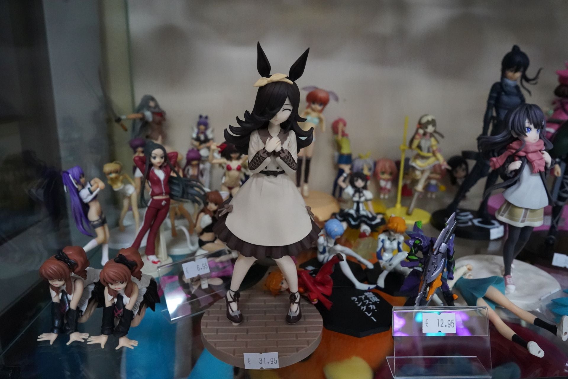 La nueva tienda friki de Ziortza en Santutxu, un paraíso para los amantes de la cultura japonesa