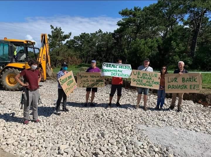 Una movilización vecinal por la defensa del entorno natural de Azkorri.